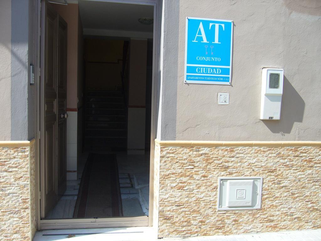 Apartamentos Alamare Seville Phòng bức ảnh