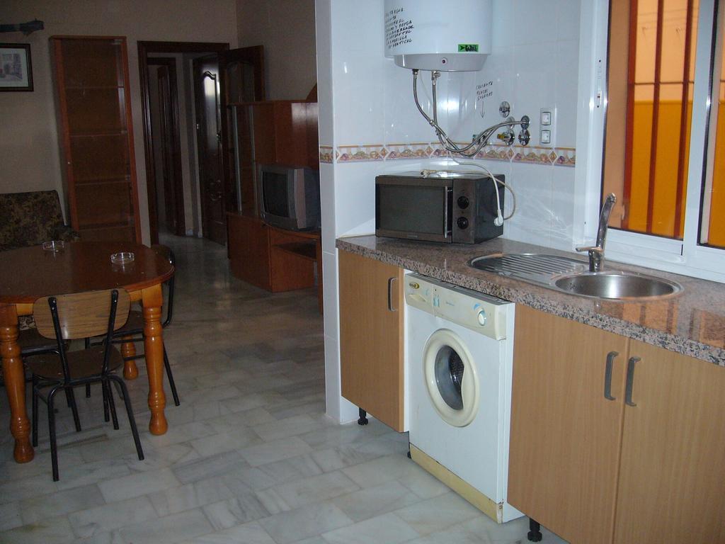 Apartamentos Alamare Seville Phòng bức ảnh